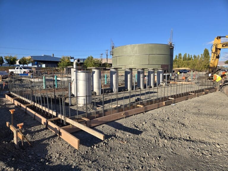 Dalles Riverside Reservoir construction, photo 3 of 21