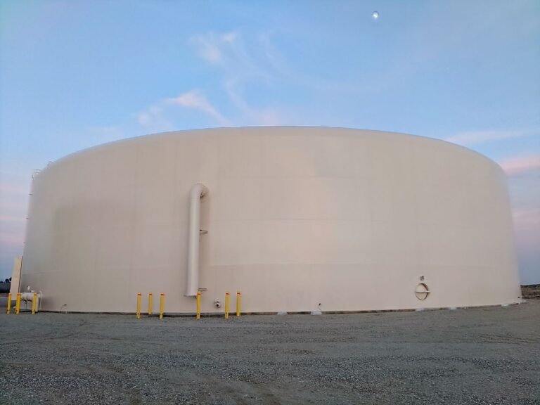 3.9 MG Freeway Tank construction, photo 3 of 4